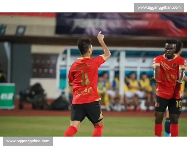 浙江队影院观赛收官:鲍盛鑫与球迷的 “家人时刻” 浙江队影院观赛收官:鲍盛鑫与球迷的 “家人时刻”