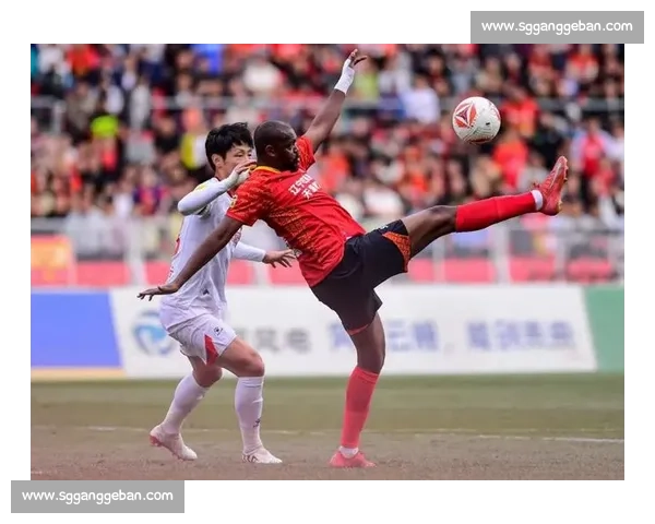 八年蛰伏终圆梦!辽宁铁人冲超,鞍山球迷燃爆铁西 八年蛰伏终圆梦!辽宁铁人冲超,鞍山球迷燃爆铁西