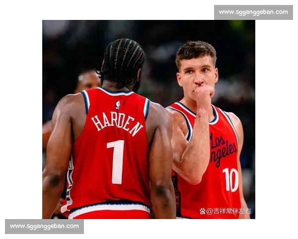 快船火箭强强对话西部焦点之战球星碰撞引爆赛场胜负悬念拉满夜晚