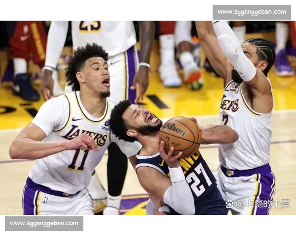 詹眉合砍高分湖人力克黄蜂终结连败重回胜轨
